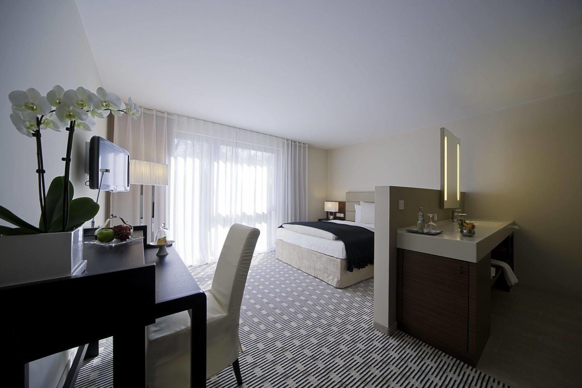 SeeHotel&Restaurant die Ente Schwetzingen Bagian luar foto